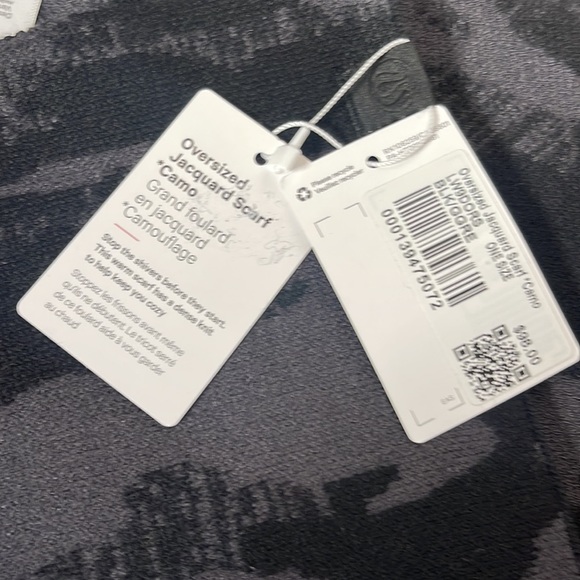 NWT oversized jacquard scarf camo - Picture 6 of 10